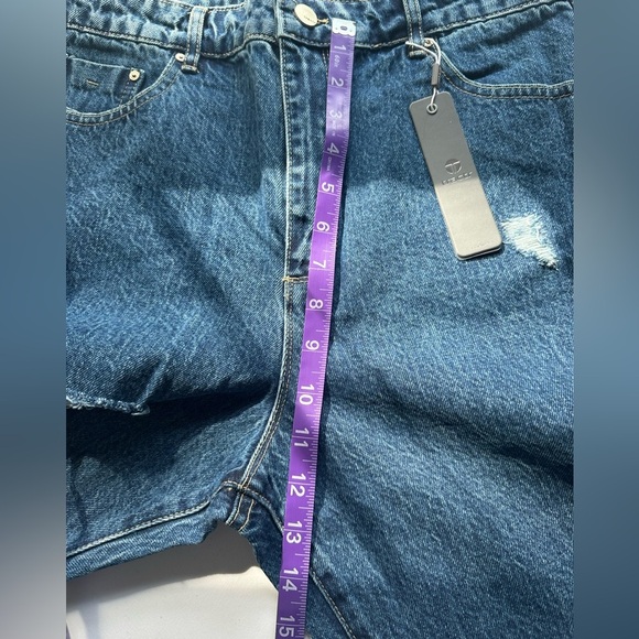 Tractr Women’s High Rise Weekender Mom Jean Distressed Indigo Size 8 NWT - Picture 5 of 10